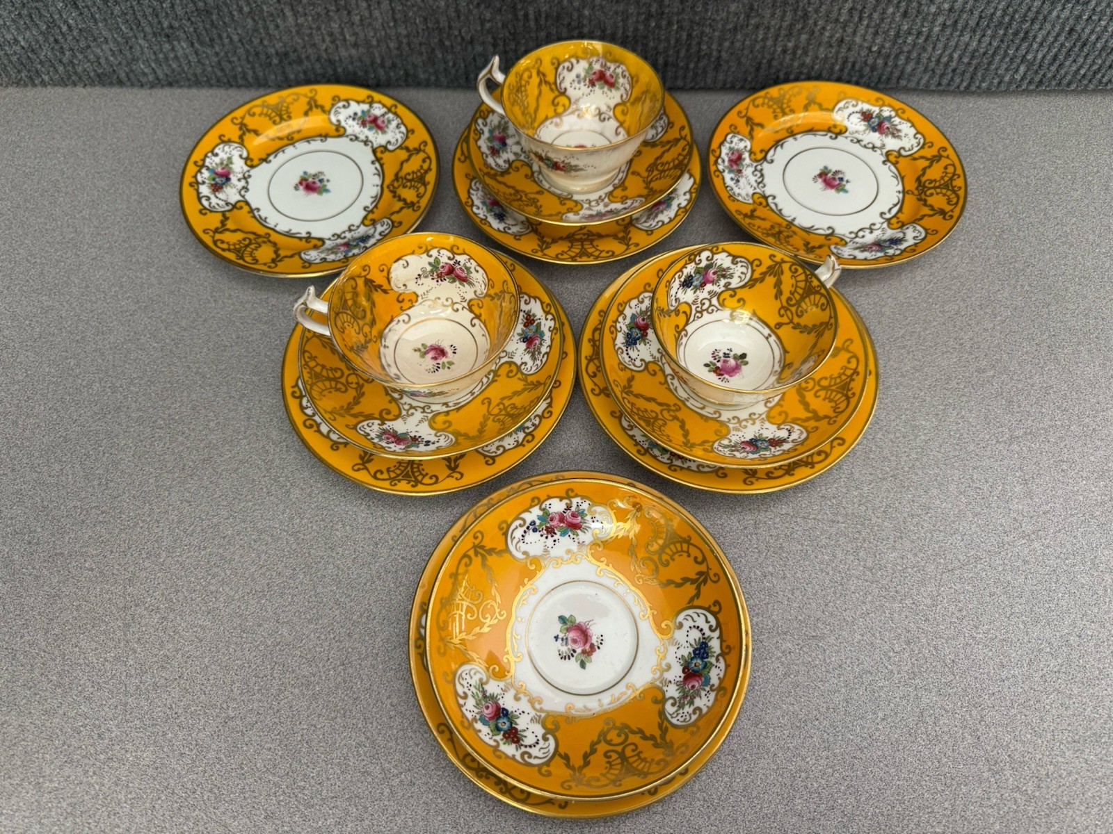 Antique Thomas Goode London Gilt Yellow Floral Bone China Teacup Set 9485 13 Pc Antique Thomas Goode London Gilt Yellow Floral Bone China Teacup Set 9485 13 Pc