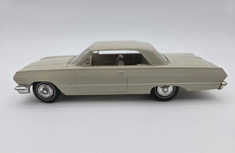 Rare AMT 1963 Chevrolet Chevy Impala Beige Dealer Promo Car Collectible 1:25 Rare AMT 1963 Chevrolet Chevy Impala Beige Dealer Promo Car Collectible 1:25