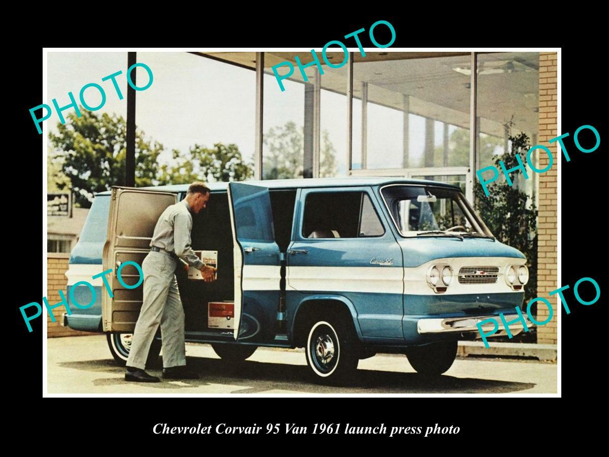 OLD POSTCARD SIZE PHOTO OF 1961 CHEVROLET CORVAIR 95 VAN LAUNCH PRESS PHOTO