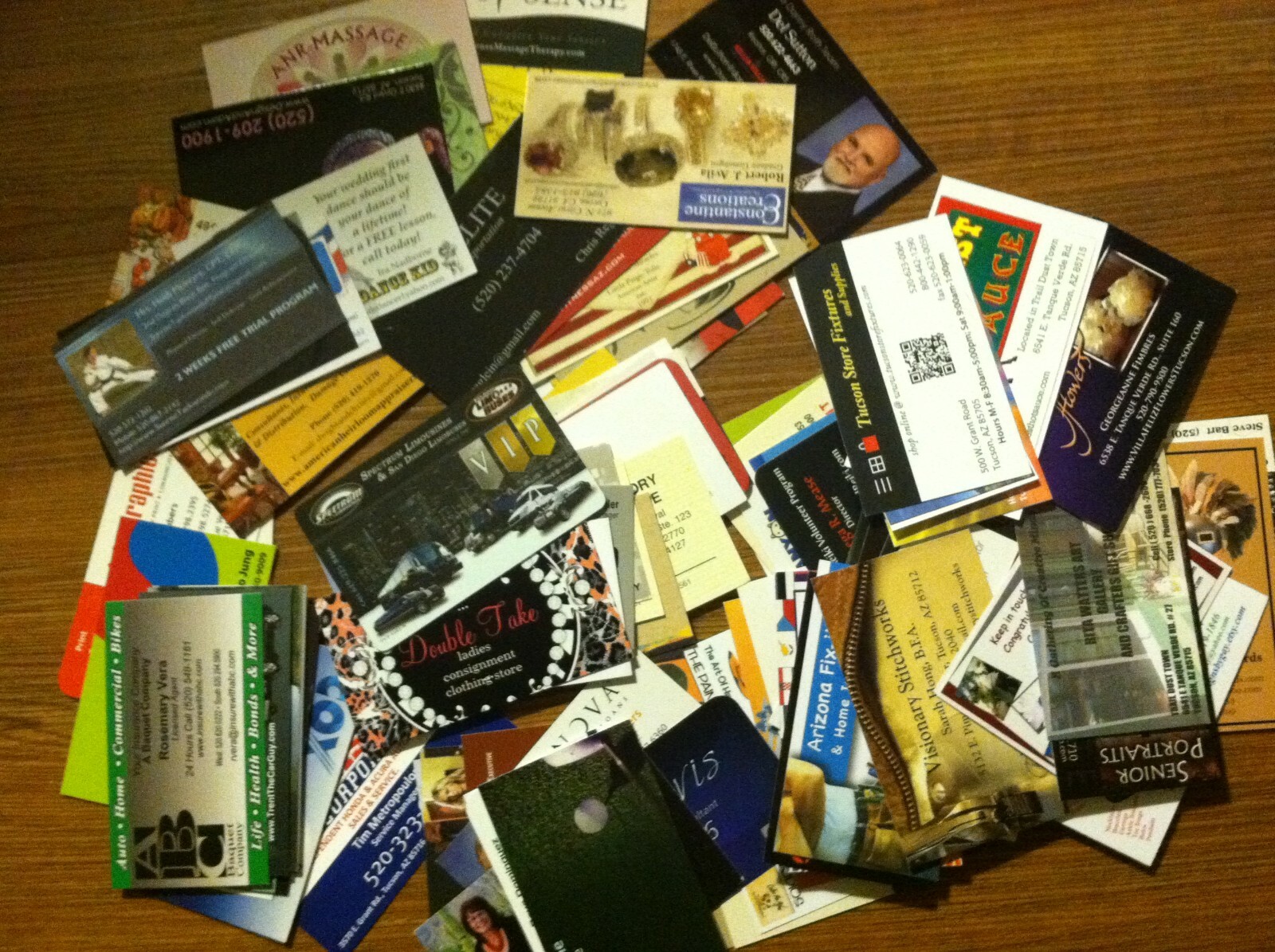 COLLECTION-LOT of 120 DIFFERENT BUSINESS CARDS COLLECTION-LOT of 120 DIFFERENT BUSINESS CARDS