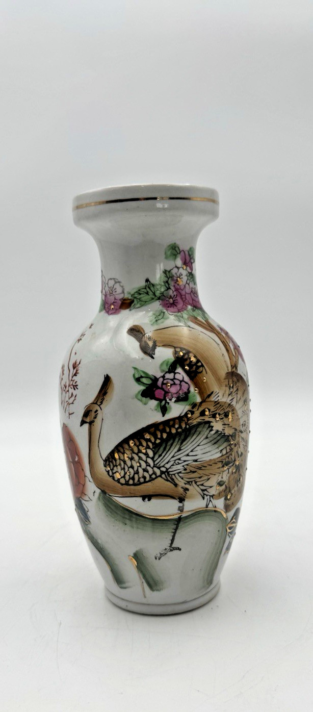 Vintage Chinese Porcelain Peacock Floral Vase Gold Trim 8\ Vintage Chinese Porcelain Peacock Floral Vase Gold Trim 8\
