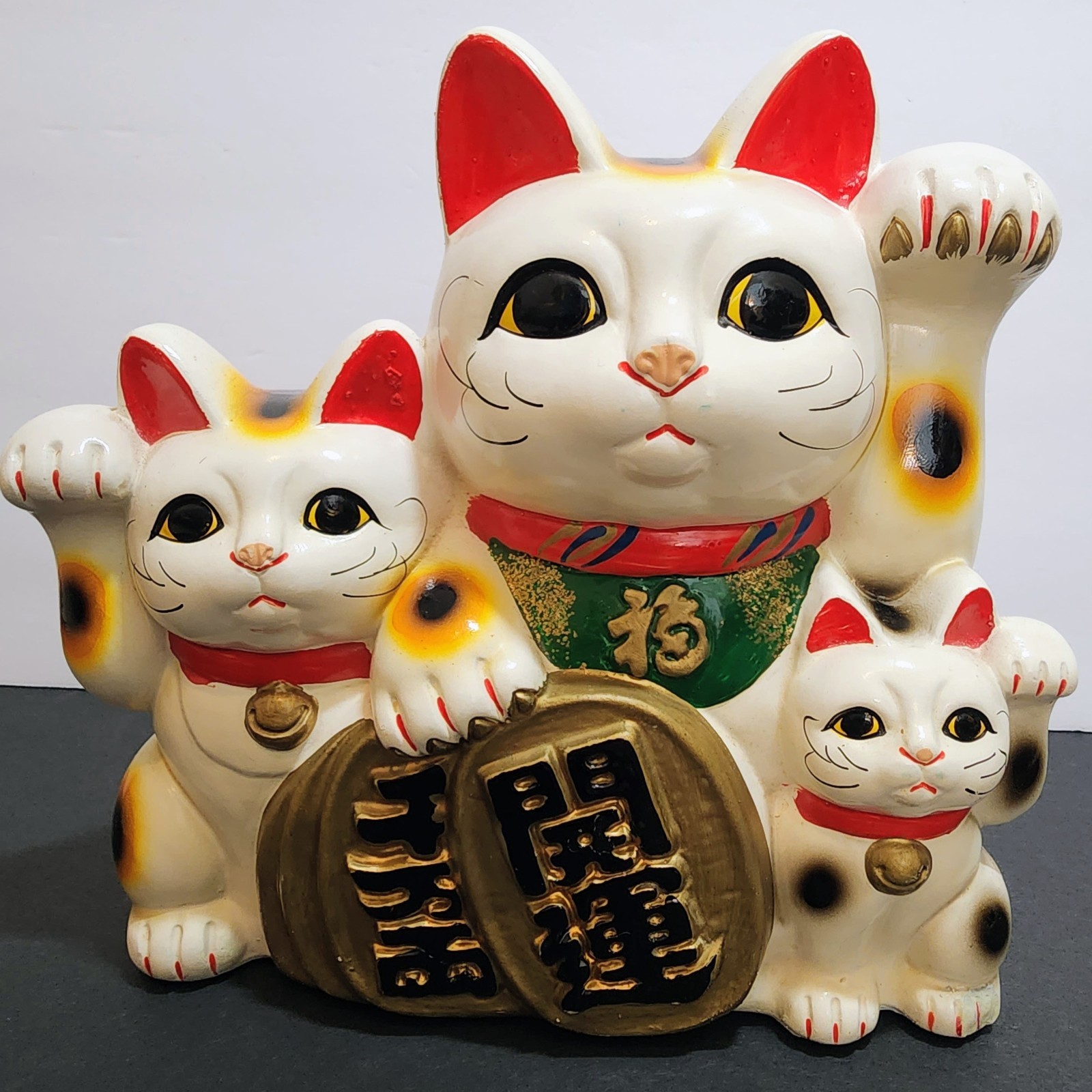 Vintage Japan Maneki-Neko Three Welcoming Lucky Cats Ceramic Tokoname Figurine