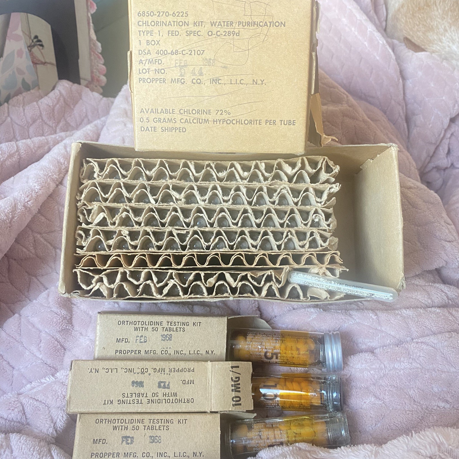 Military issue Vietnam War ERA water purification kit February 1968 Propper MFG. Military issue Vietnam War ERA water purification kit February 1968 Propper MFG.