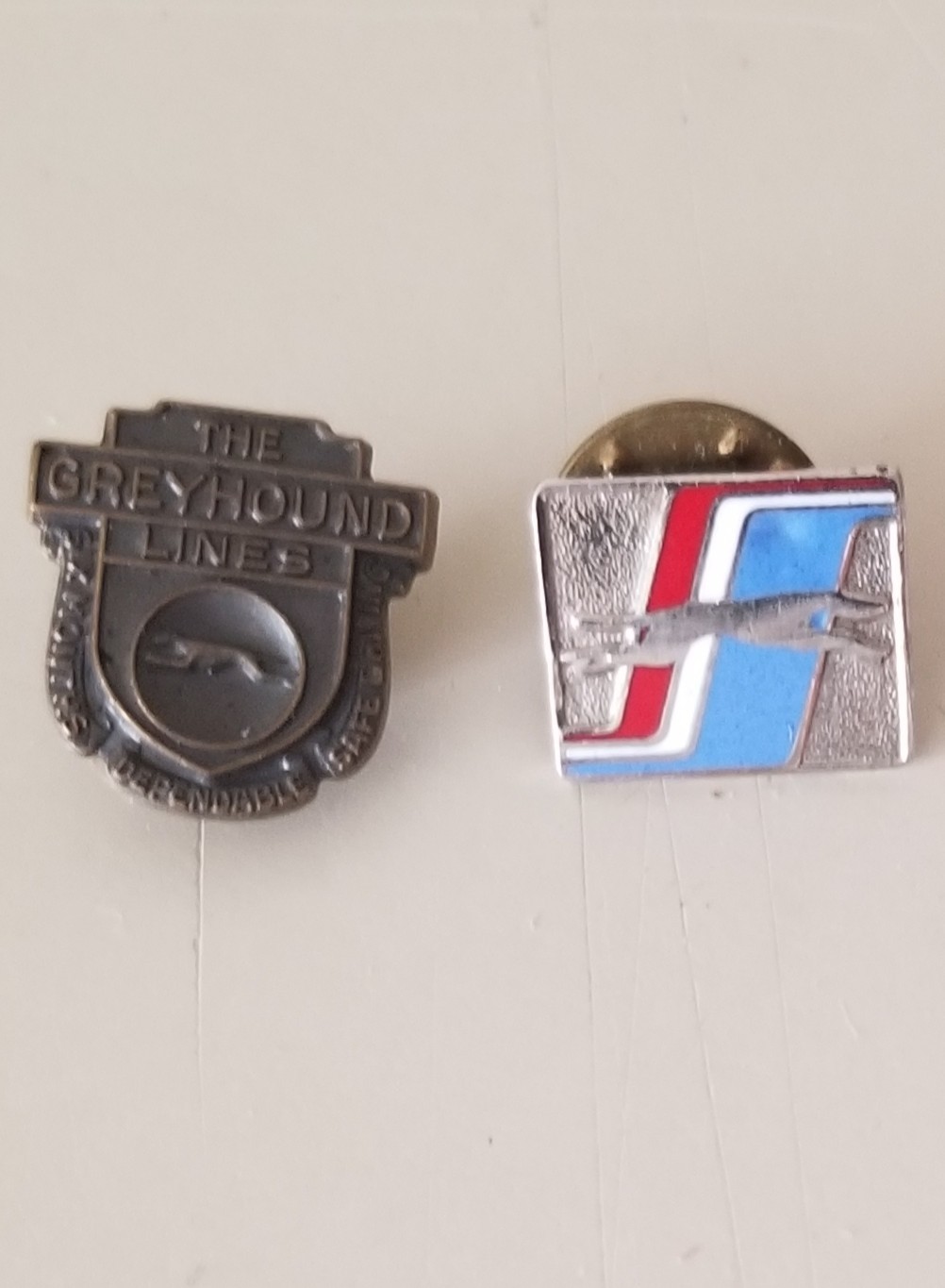 Vtg Original Greyhound Bus Safe Driving & Greyhound Logo Pins. [K4 125]