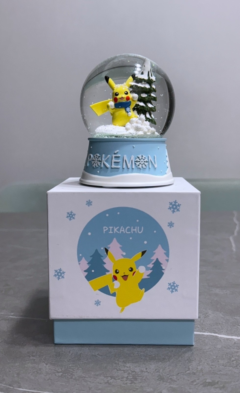 Pokemon x Lotteria Pikachu Christmas Snowflake Edition Snow Ball RARE Pokemon x Lotteria Pikachu Christmas Snowflake Edition Snow Ball RARE