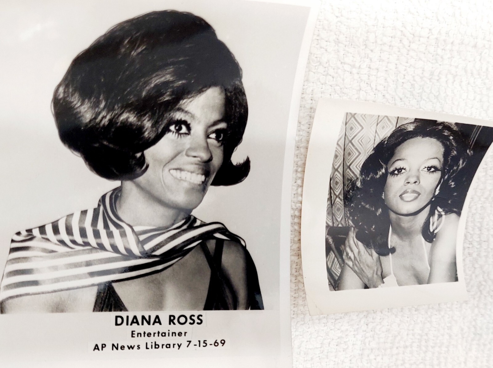 RARE DIANA ROSS Vintage Small Photos 3.5×5 AP Photo & 2.5x2.5 Photo RARE DIANA ROSS Vintage Small Photos 3.5×5 AP Photo & 2.5x2.5 Photo