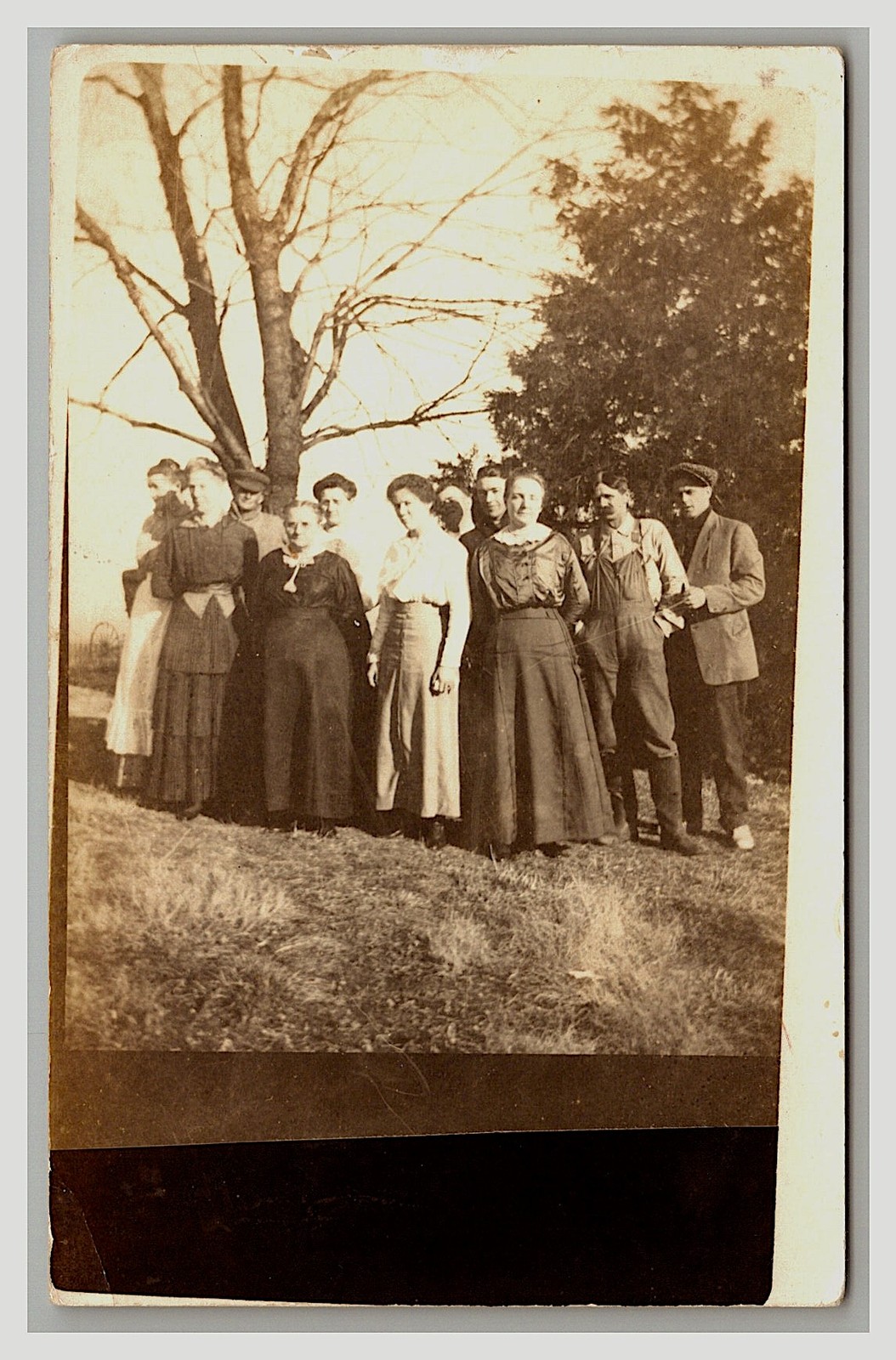 RPPC ~ Local Town folk RICHMOND MISSOURI MO