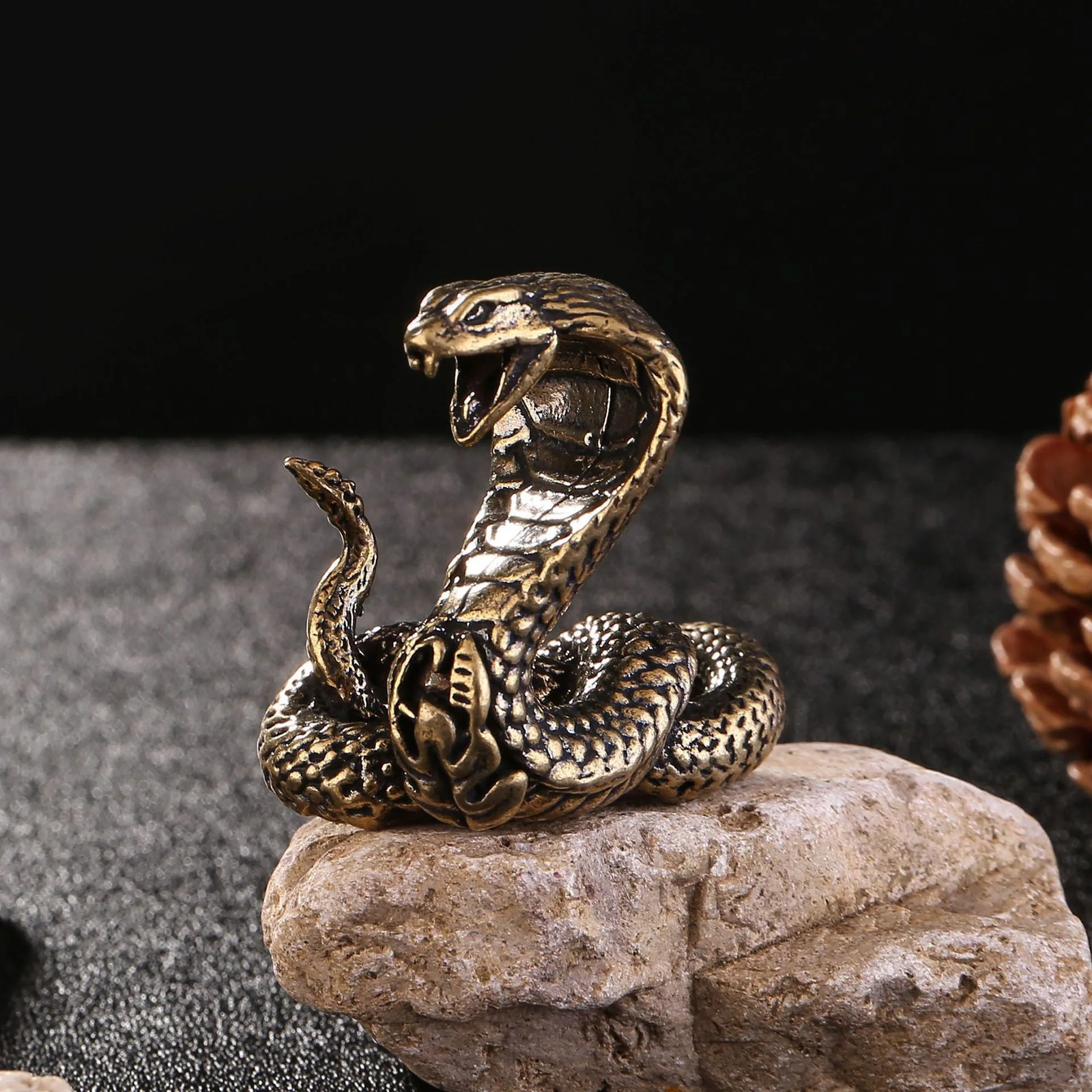 Antique Bronze Pure Copper Mini Snake Figurine Desktop Interior Decor Ornament Antique Bronze Pure Copper Mini Snake Figurine Desktop Interior Decor Ornament