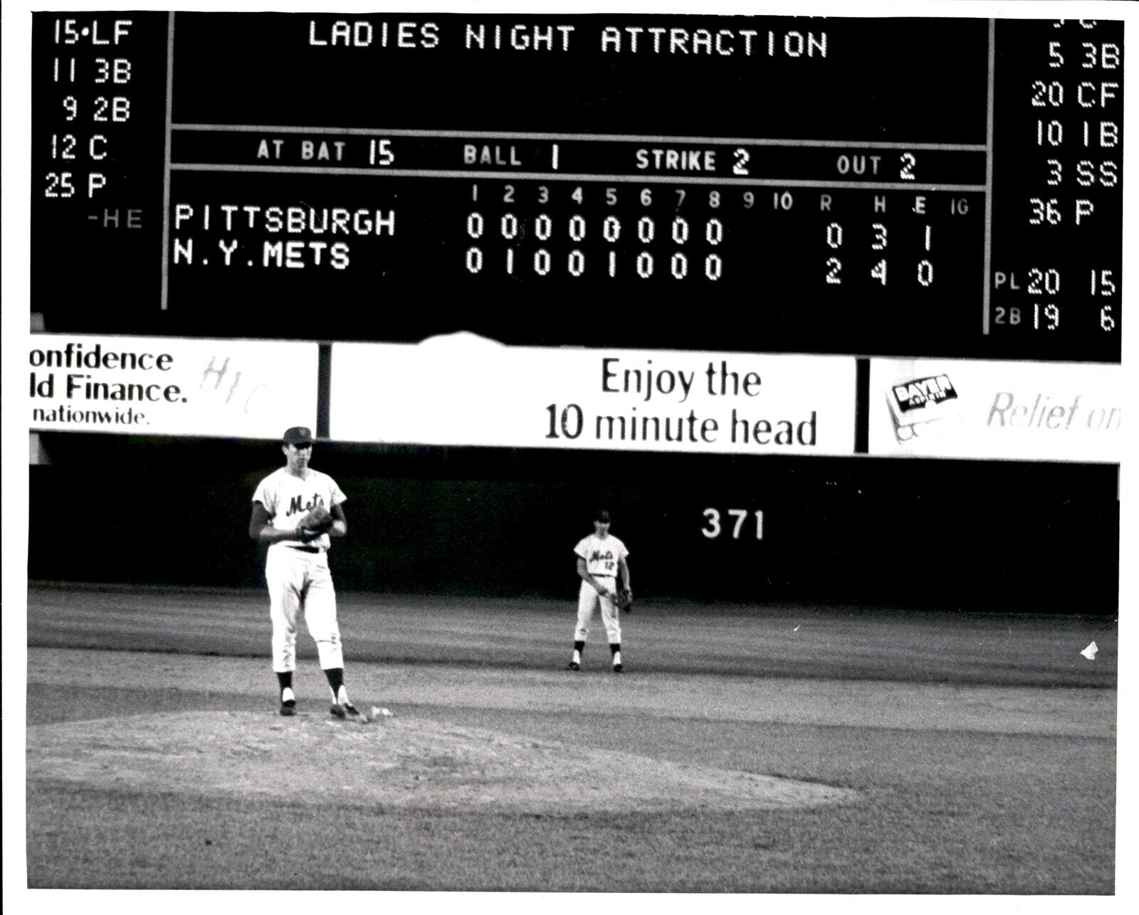 LD306 1968 Orig Burke Photo JERRY KOOSMAN PITCHES TO LAST BATTER METS PIRATES