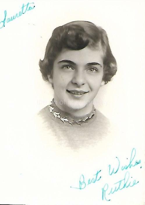 Found Photo bw 1950\'s HIGH SCHOOL GIRL Original Portrait YOUNG WOMAN 15 28 D