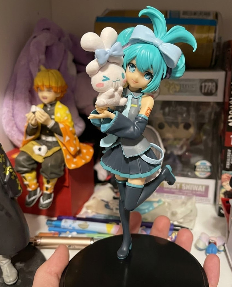 Hot 21CM Anime Hatsune Miku X Cinnamoroll Figure Anime Peripheral Collectible* Hot 21CM Anime Hatsune Miku X Cinnamoroll Figure Anime Peripheral Collectible*