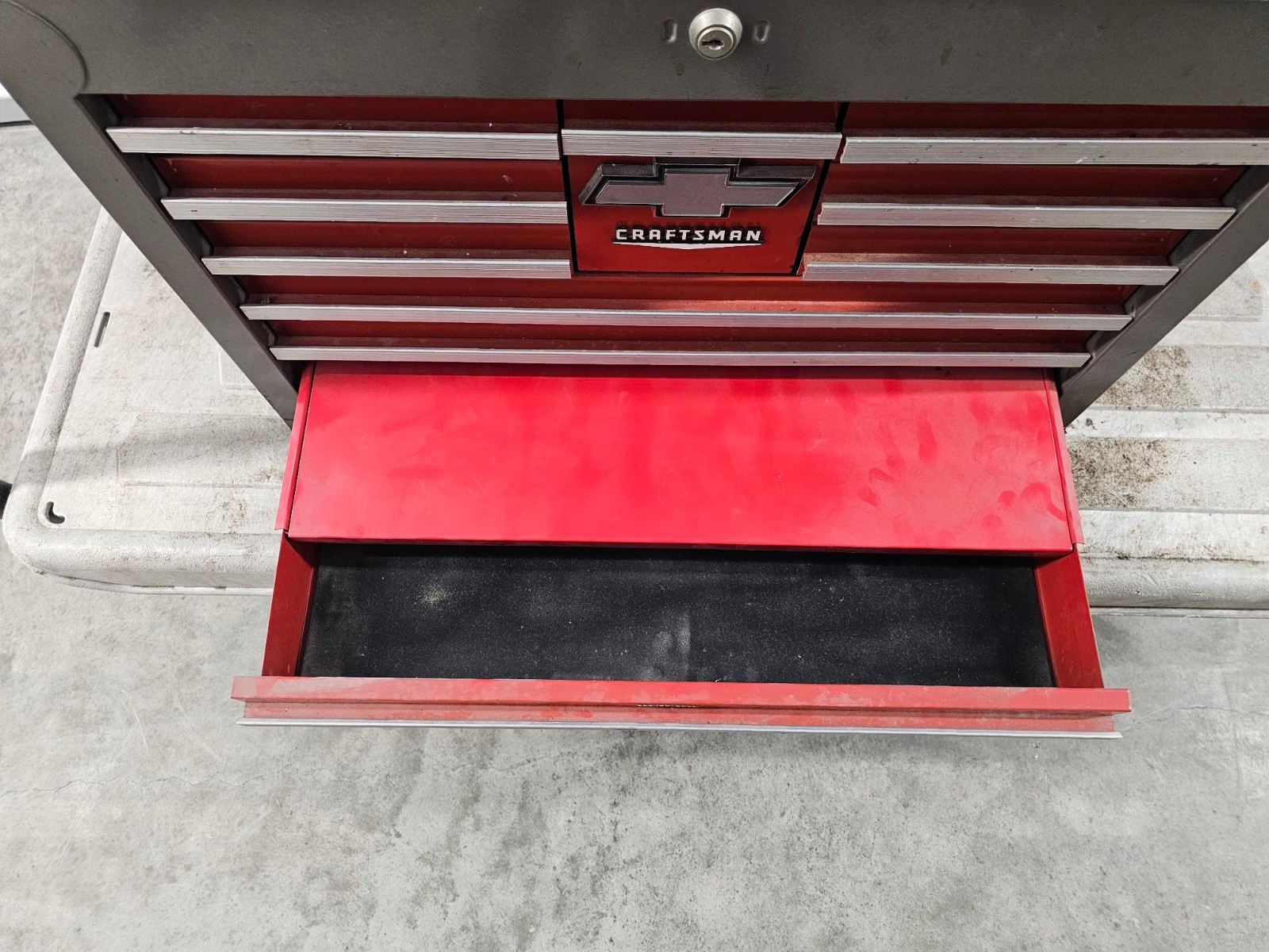 Vintage Craftsman 10-Drawer Top Tool Chest Chevrolet Bowtie Red/Gray Vintage Craftsman 10-Drawer Top Tool Chest Chevrolet Bowtie Red/Gray