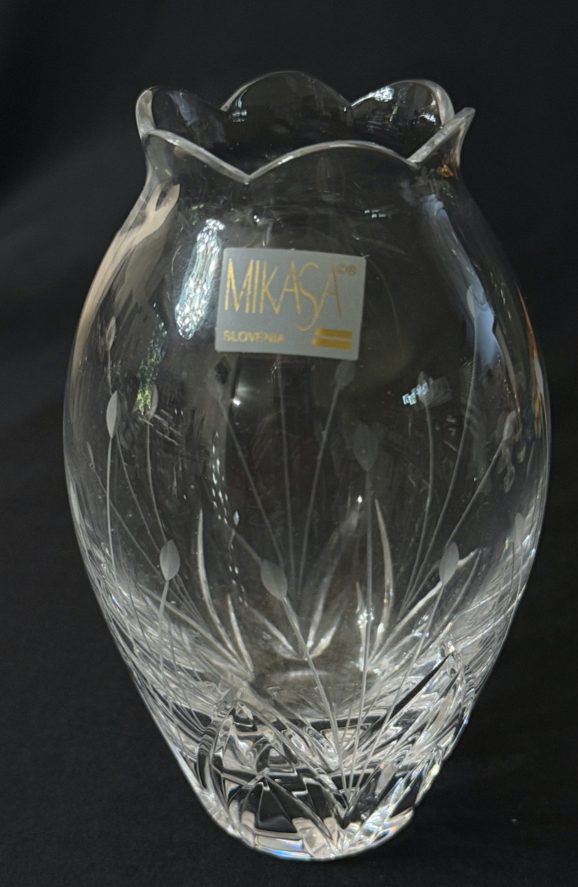 Mikasa Petite Points Lead Crystal Bud Vase 5.25 Mikasa Petite Points Lead Crystal Bud Vase 5.25