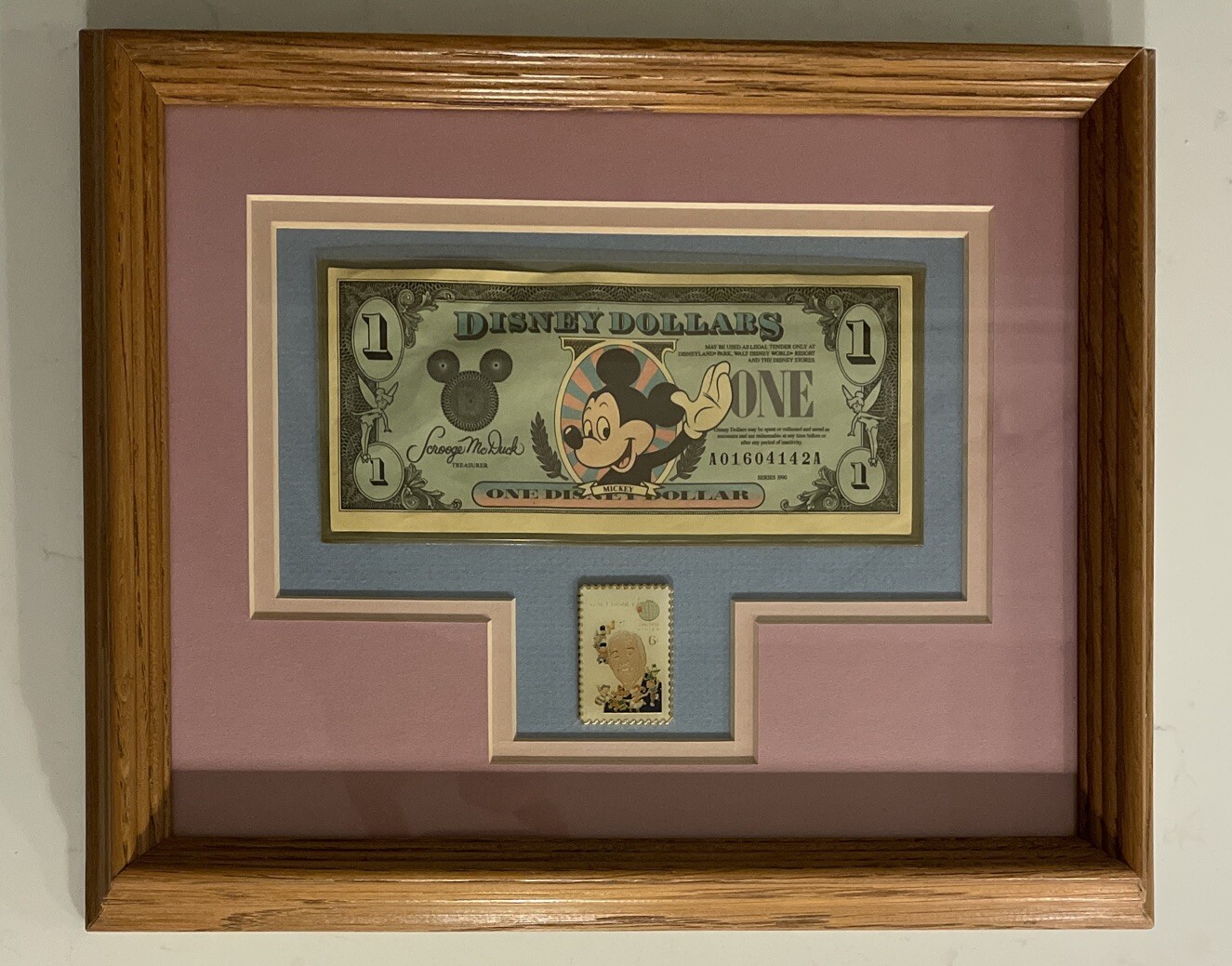 RARE FRAMED DISNEY 1$ DOLLAR MICKEY 1990 WITH WALT DISNEY STAMP RARE FRAMED DISNEY 1$ DOLLAR MICKEY 1990 WITH WALT DISNEY STAMP