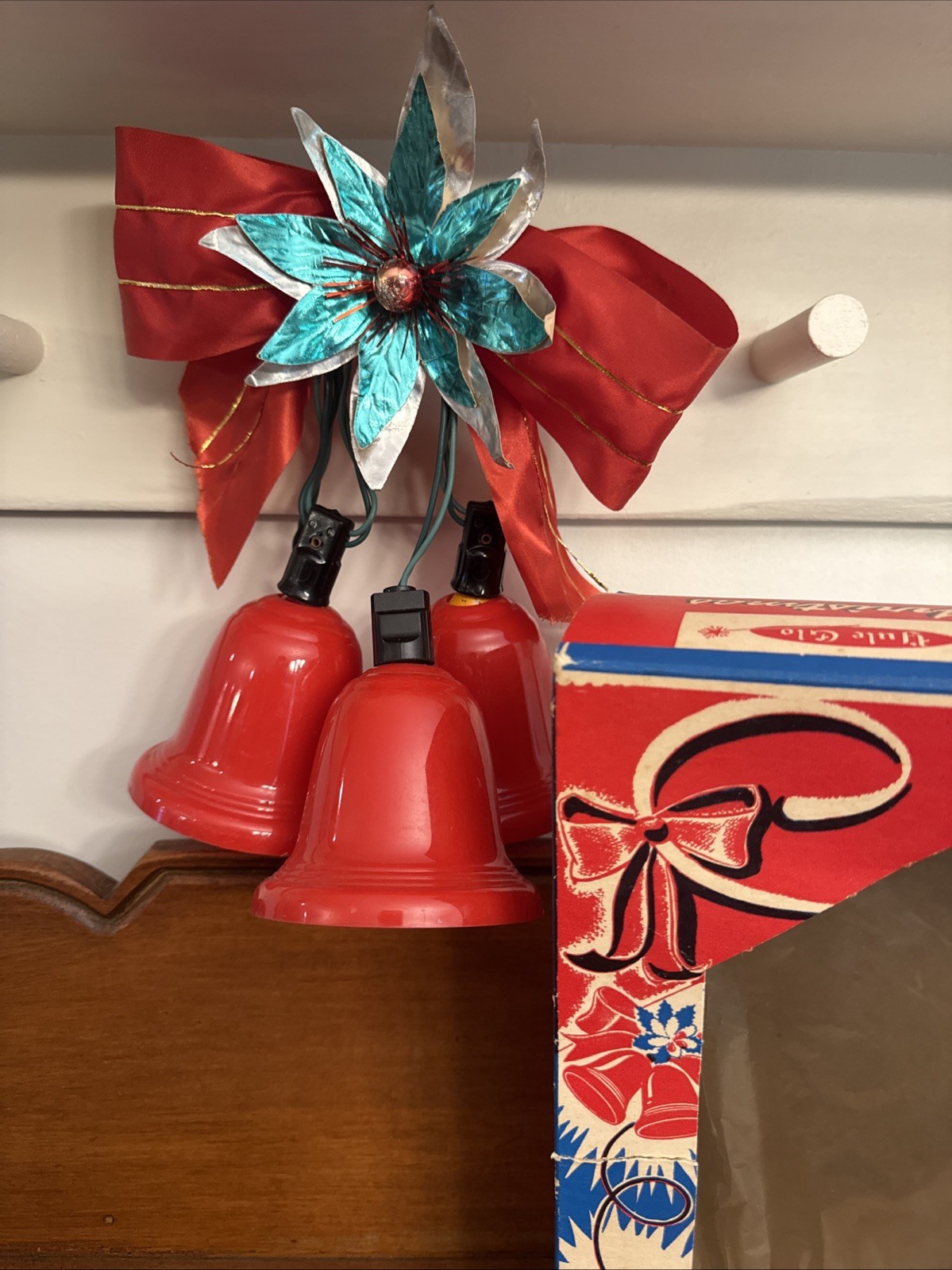 Vintage MCM Red Christmas Bell Light Cluster W Bow Foil Poinsettia In Box Vintage MCM Red Christmas Bell Light Cluster W Bow Foil Poinsettia In Box