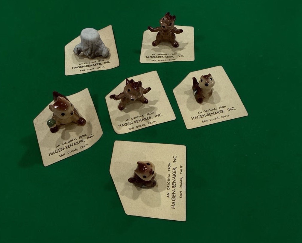 Vintage Hagen Renaker Chipmunk Family Figurine Lot Tree Stump W/ Orig. Label Vintage Hagen Renaker Chipmunk Family Figurine Lot Tree Stump W/ Orig. Label