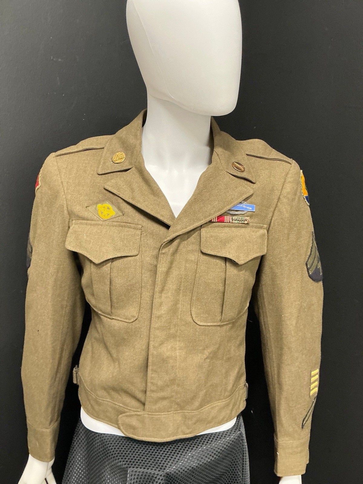 WW2 “Ike” Wool Field Coat Mens With Patches Size 36R US Vintage Army WW2 “Ike” Wool Field Coat Mens With Patches Size 36R US Vintage Army