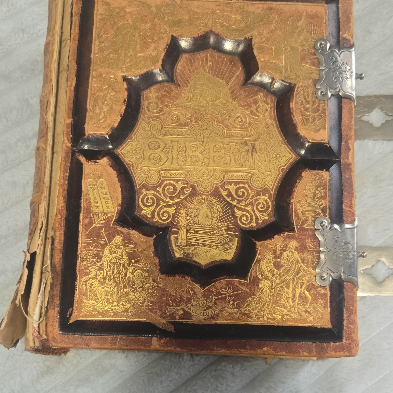 Antique Swedish Family Bible 1890 Den Heliga Skrift Leather Gilt Cover Antique Swedish Family Bible 1890 Den Heliga Skrift Leather Gilt Cover