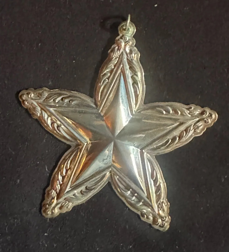 1995 Vintage Lunt Sterling Silver Star Ornament 2nd Edition Complete with Box 1995 Vintage Lunt Sterling Silver Star Ornament 2nd Edition Complete with Box