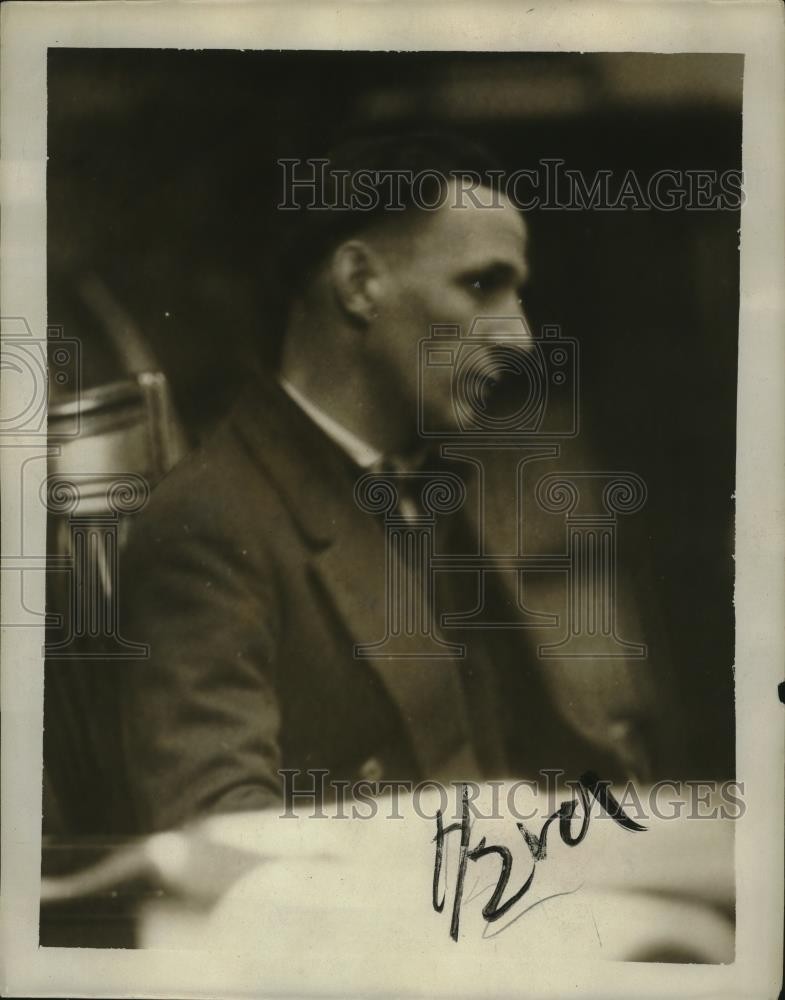1928 Press Photo Ray Wenger in court - nef53537 1928 Press Photo Ray Wenger in court - nef53537
