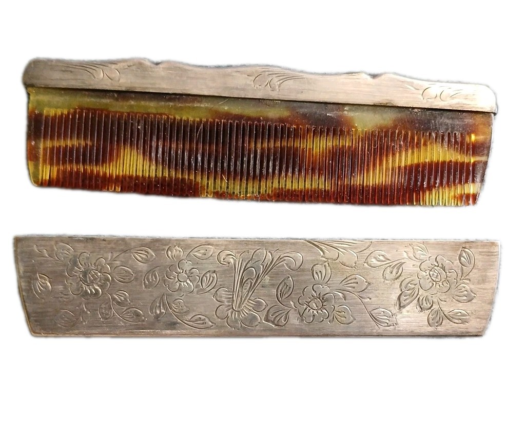 Antique/Vintage 800 Silver Engraved Floral Comb Size: 4 Antique/Vintage 800 Silver Engraved Floral Comb Size: 4