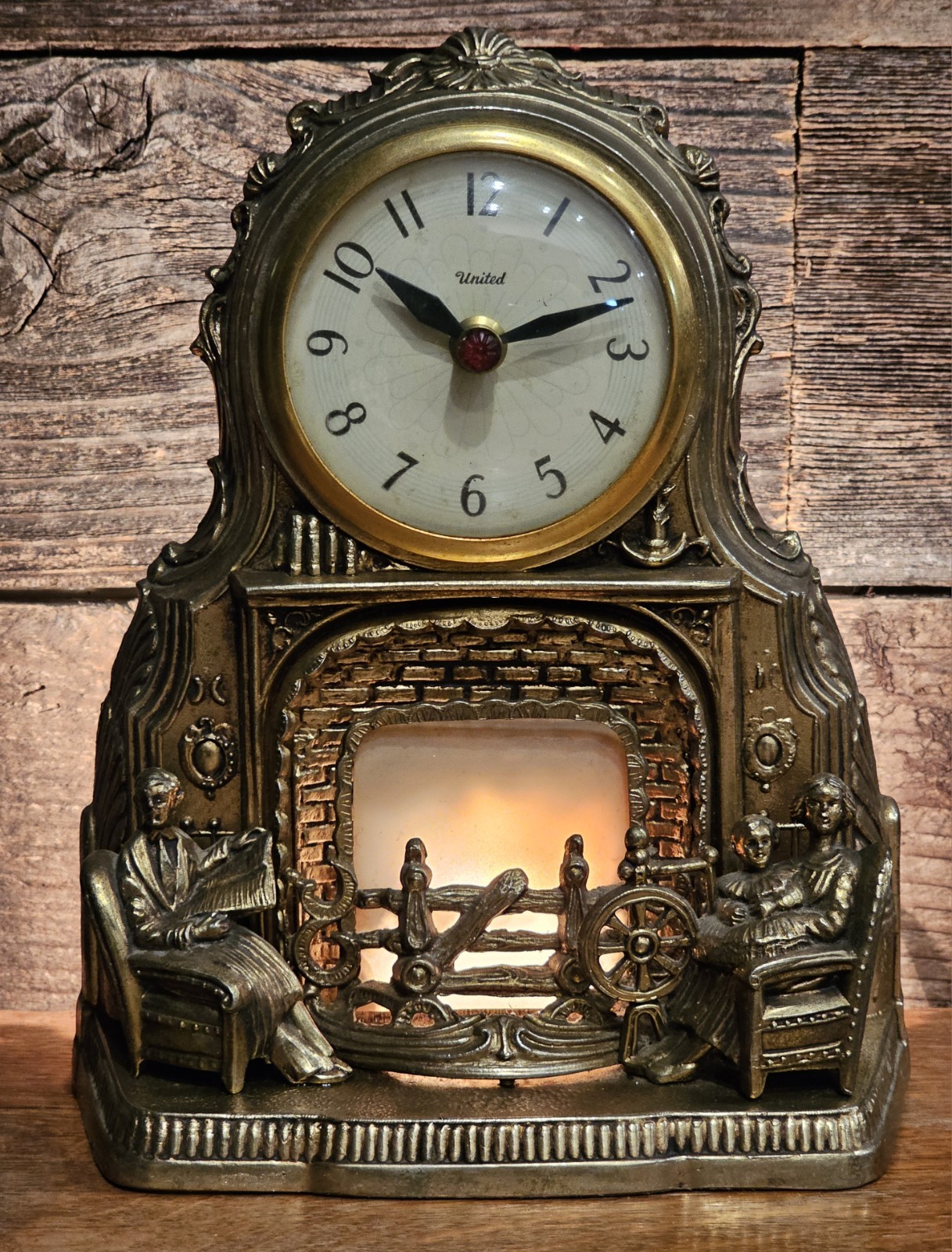 VTG 1960s United Clock Corp. Fireplace Mantle Desk Counter Top Electric Clock