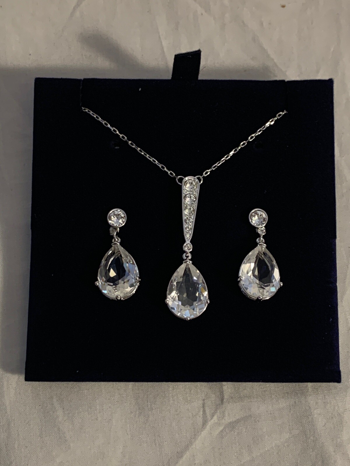 SWAROVSKI VINTAGE CRYSTAL NECKLACE / EAR RING SET 5062148 BEST OFFERS SWAROVSKI VINTAGE CRYSTAL NECKLACE / EAR RING SET 5062148 BEST OFFERS