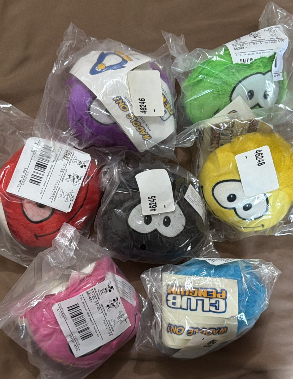 Club Penguin Puffles Series 0 Full Set of 7 SEALED WITH STICKERS Club Penguin Puffles Series 0 Full Set of 7 SEALED WITH STICKERS