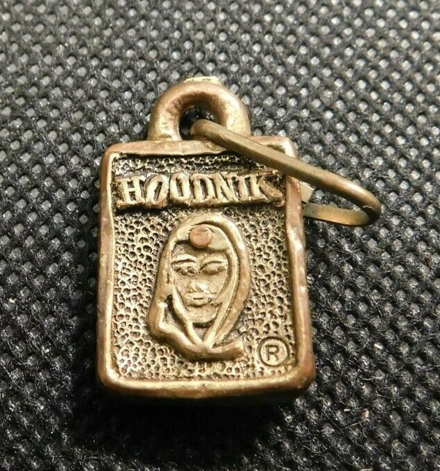 CRACKER JACK'S HOODNIKS ZIPPER PULL e1981DHQ CRACKER JACK'S HOODNIKS ZIPPER PULL e1981DHQ