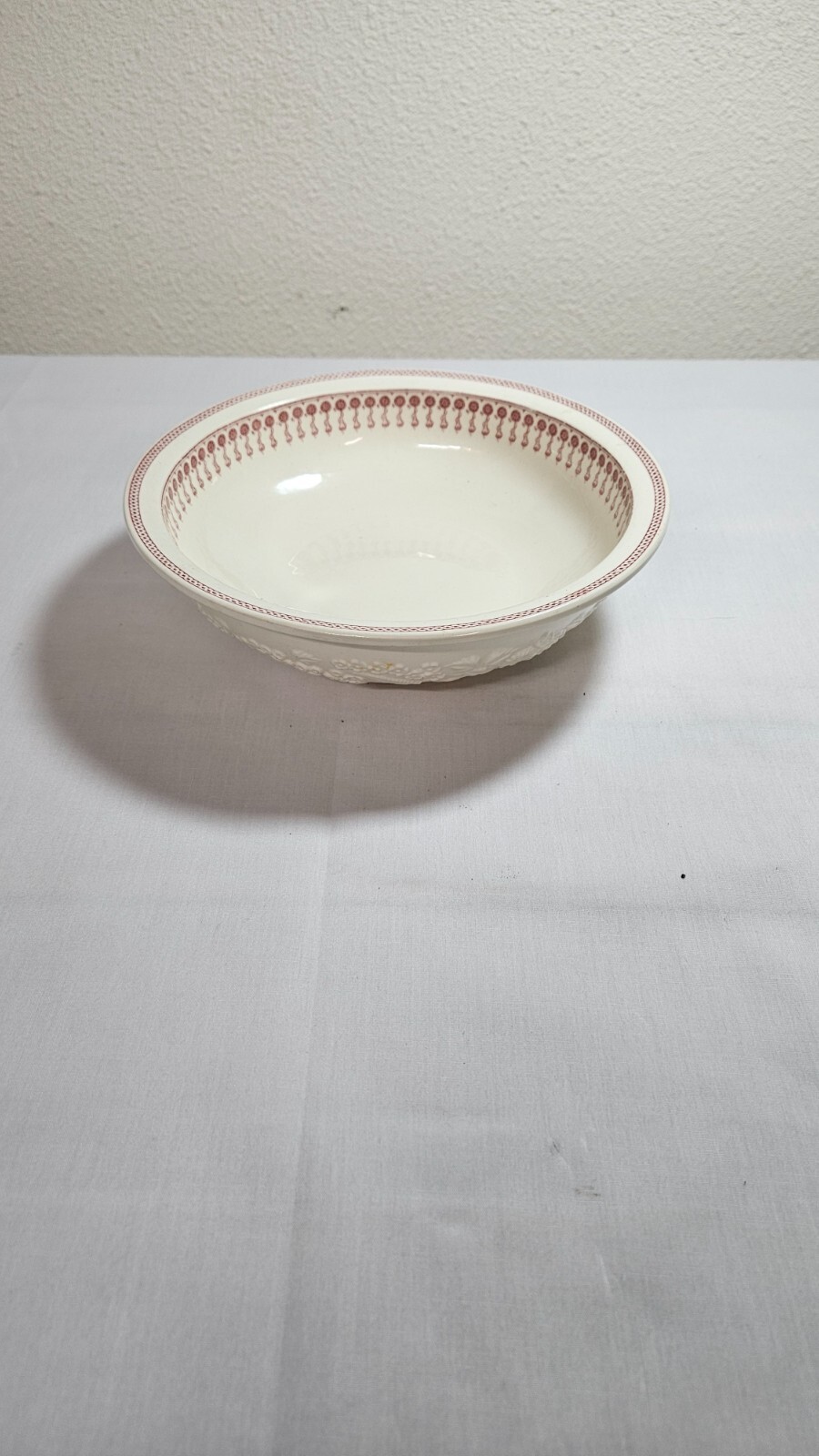 Vintage Sheridan Pink Jones, George and sons 9 inch veggie bowl Vintage Sheridan Pink Jones, George and sons 9 inch veggie bowl