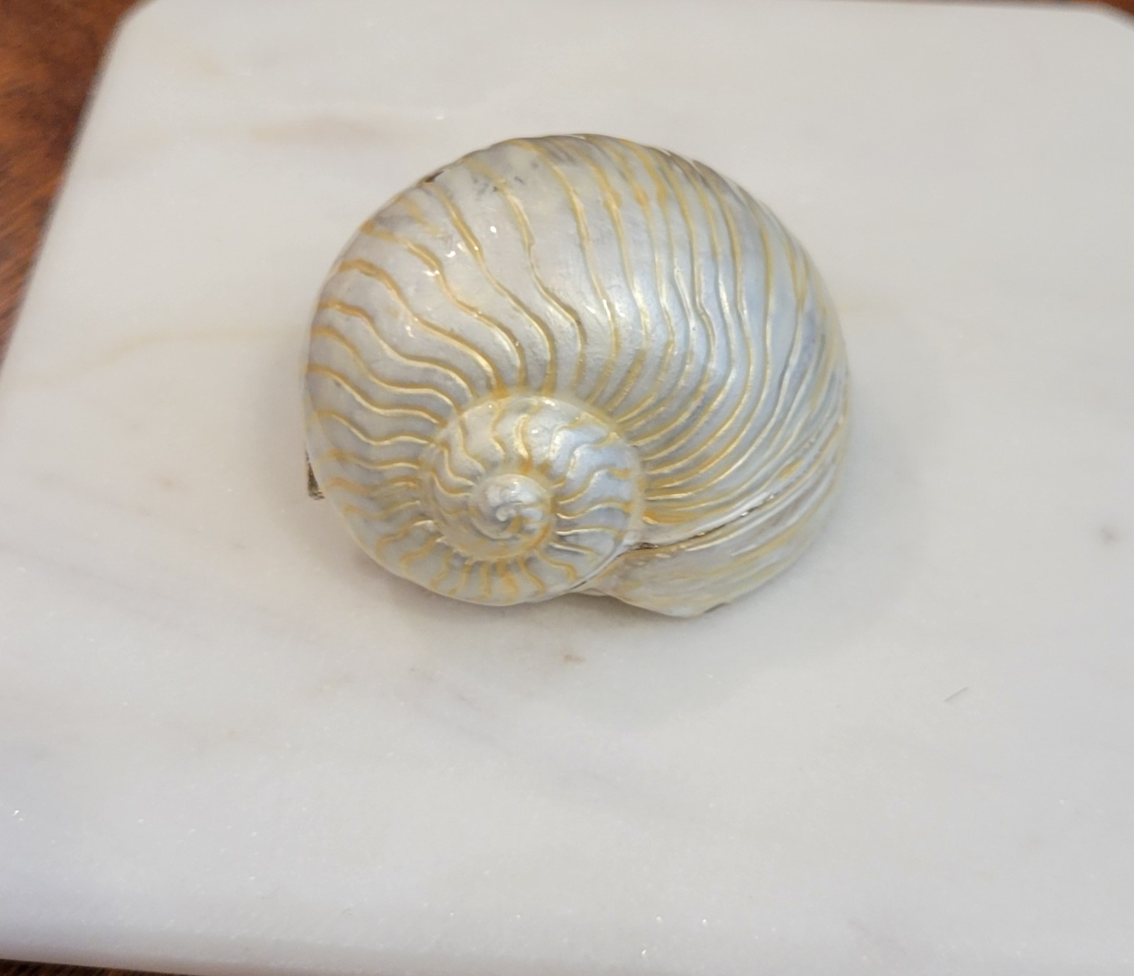 Monet 2011 Shell Hinged Trinket Box w/ Faux Pearl. Very Rare. Monet 2011 Shell Hinged Trinket Box w/ Faux Pearl. Very Rare.