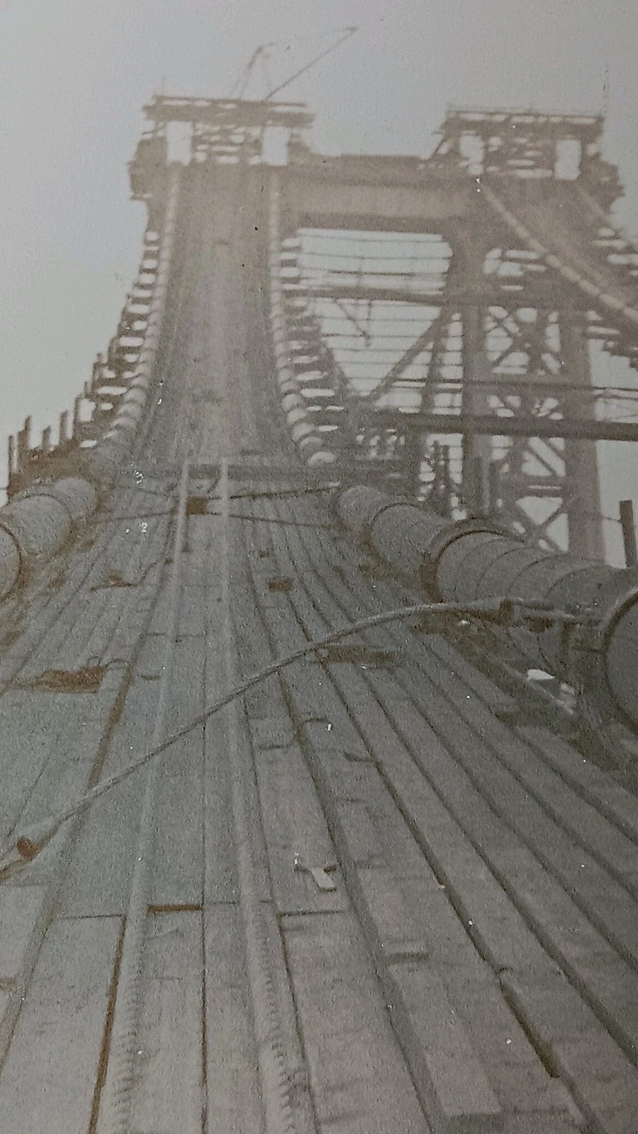 BUILDING OF THE WILLIAMSBURG BRIDGE CIRCA 1900 VINTAGE AND ORIGINAL CLOSEUP VIEW