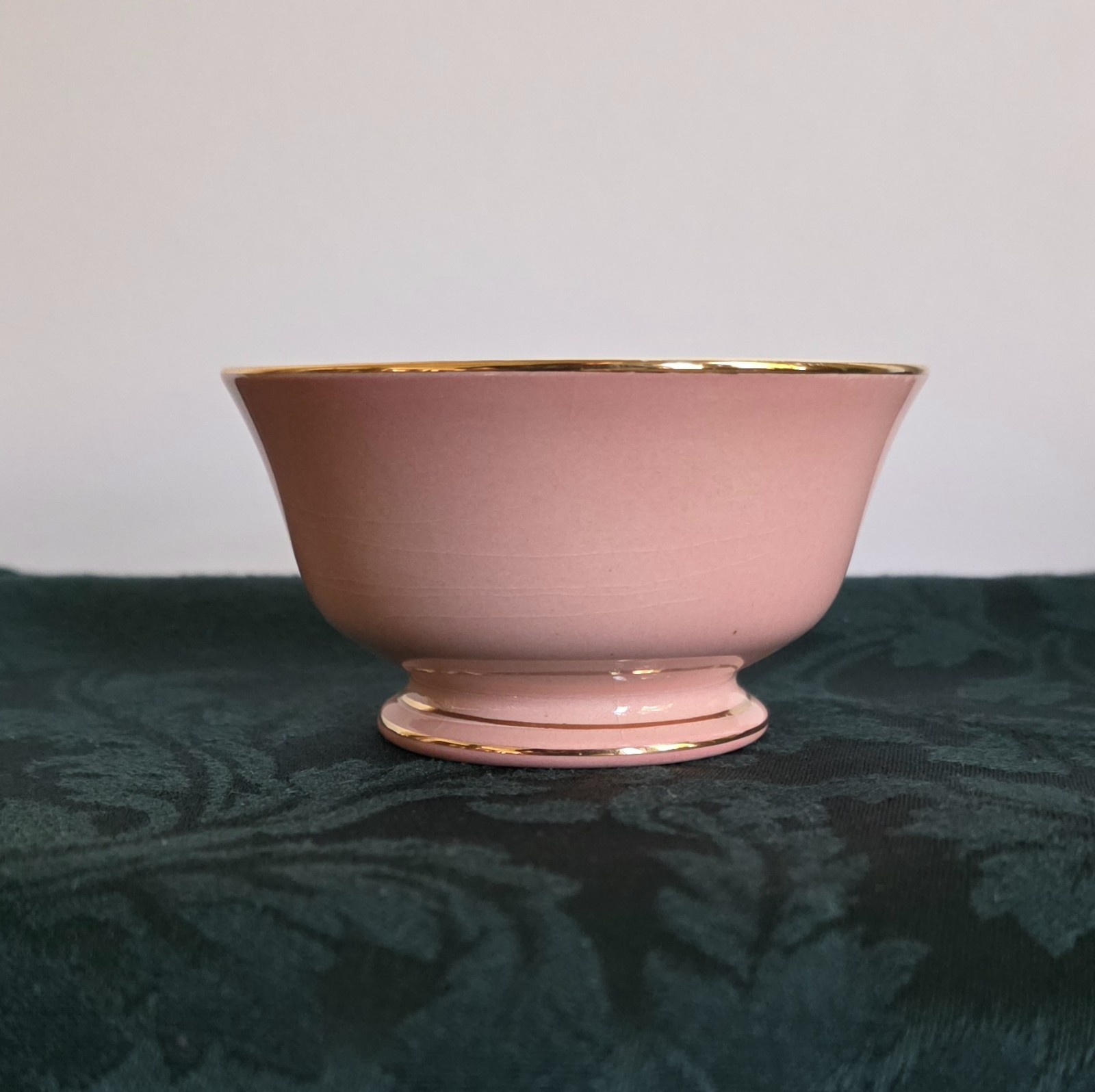 Vintage Royal Winton Pink Petunia Sugar Bowl with Gold Rim Vintage Royal Winton Pink Petunia Sugar Bowl with Gold Rim