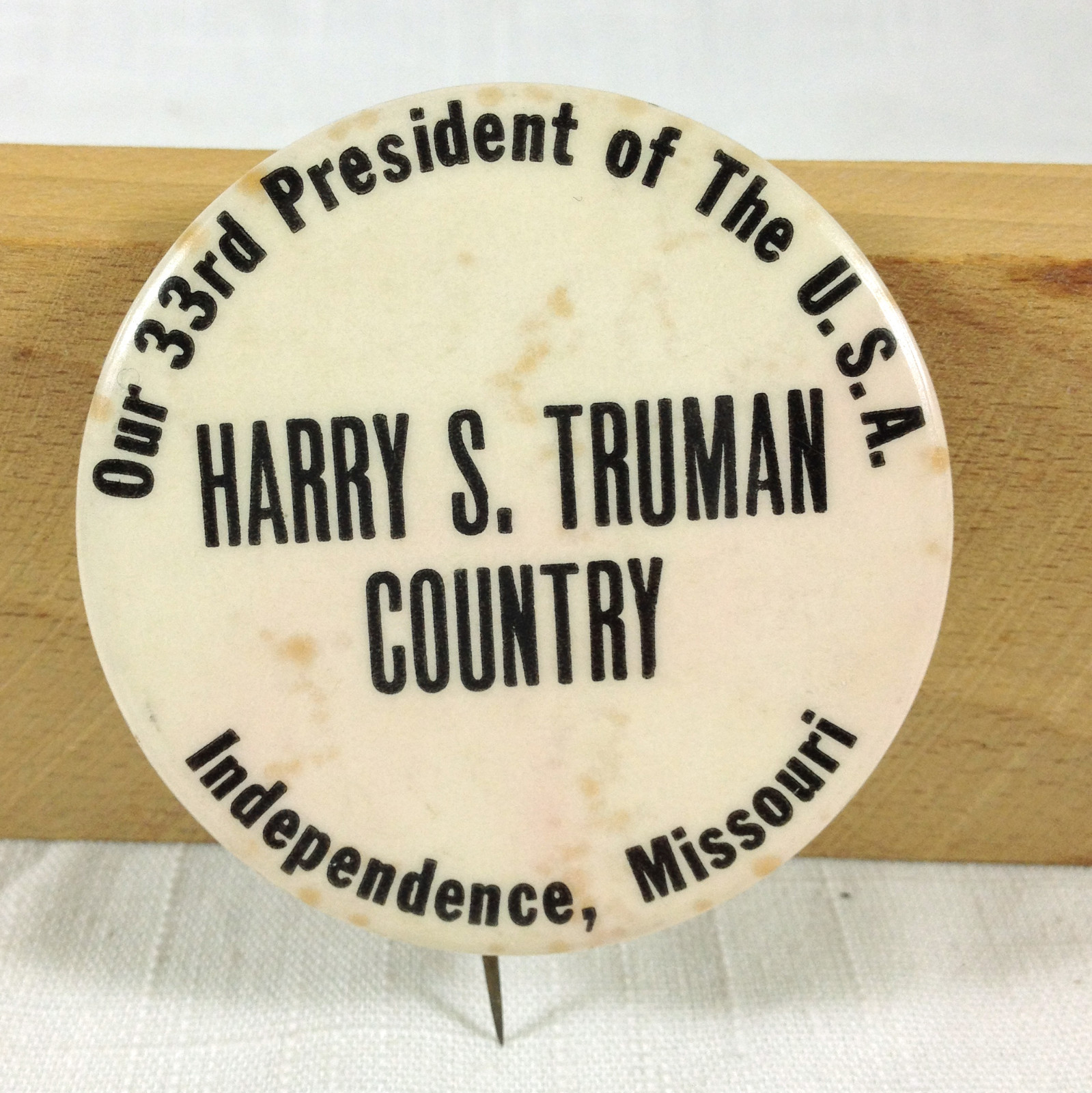 1948/1949 TRUMAN COUNTRY MISSOURI POLITICAL BUTTON 2.25 INCH, EXTREMELY RARE 1948/1949 TRUMAN COUNTRY MISSOURI POLITICAL BUTTON 2.25 INCH, EXTREMELY RARE