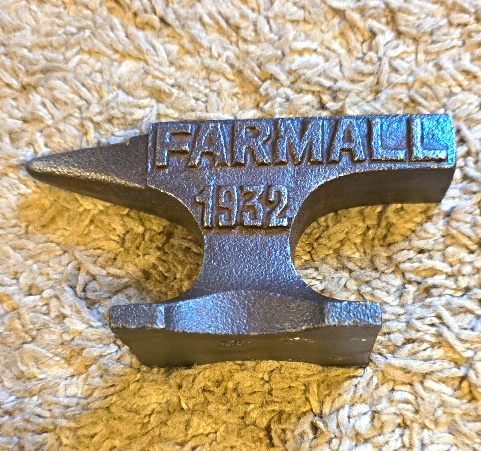 Farmall 1932 Original Cast Iron Anvil Advertising Sign Gray Agriculture Farmall 1932 Original Cast Iron Anvil Advertising Sign Gray Agriculture