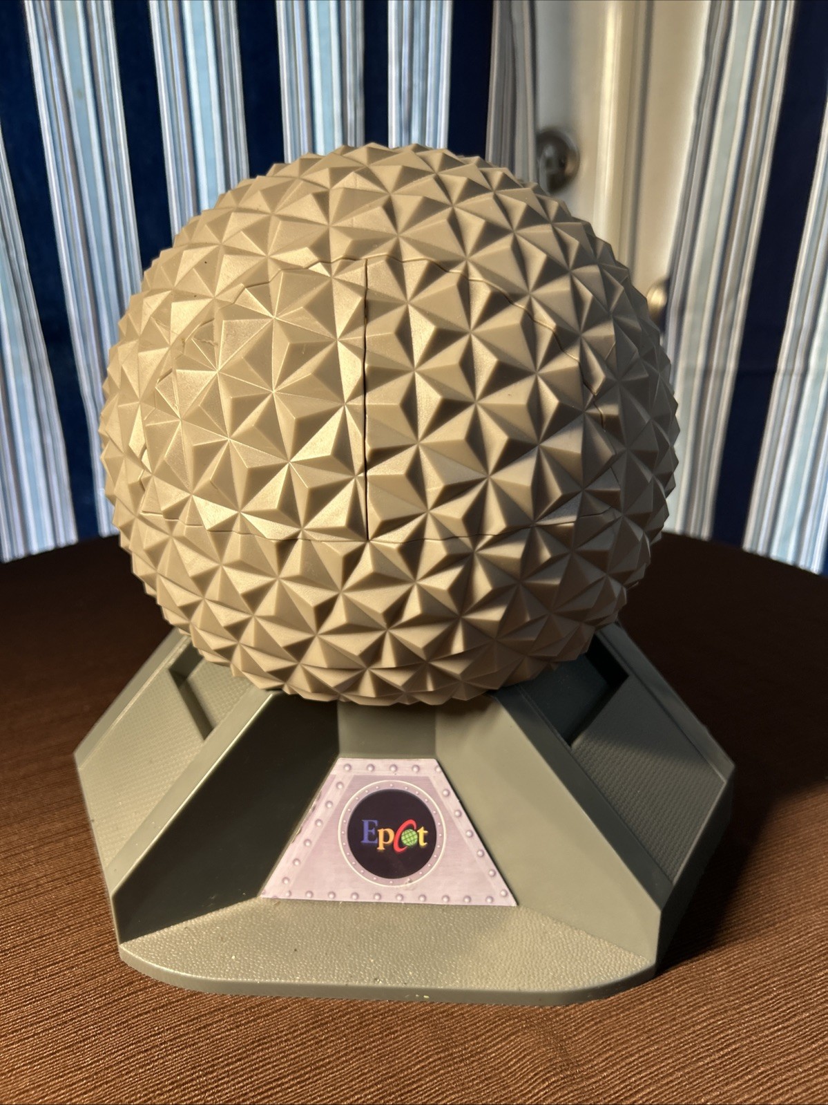 Disney Parks Epcot Spaceship Earth Monorail Playset Accessory Toy Geodesic Bal Disney Parks Epcot Spaceship Earth Monorail Playset Accessory Toy Geodesic Bal