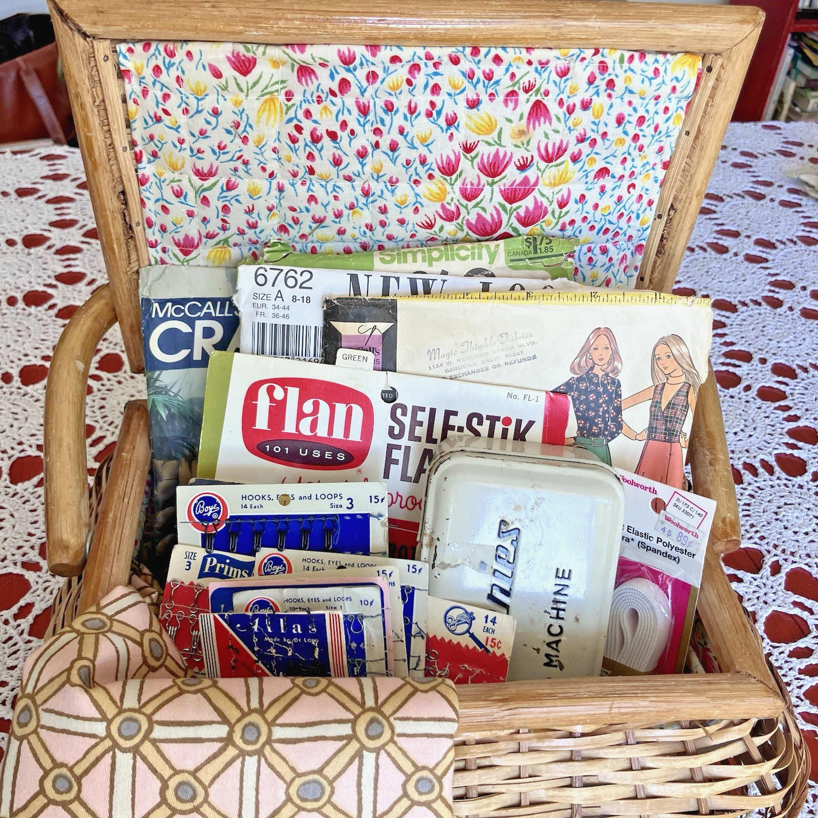 VINTAGE SEWING BASKET bundle Of Patterns , Bobbins, Sewing Tin,Snaps & More VINTAGE SEWING BASKET bundle Of Patterns , Bobbins, Sewing Tin,Snaps & More
