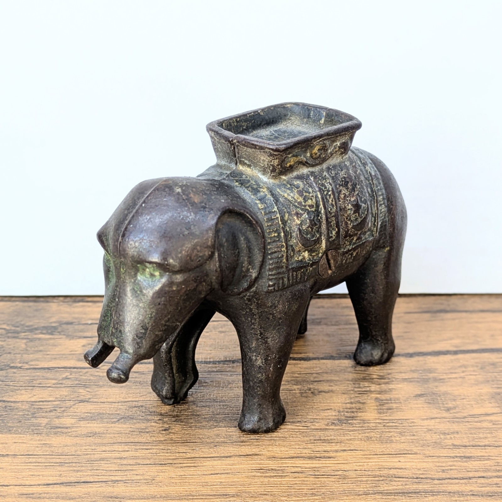 Antique – c. 1910s A.C. Williams Cast Iron Elephant Still Coin Bank, No Trunk*