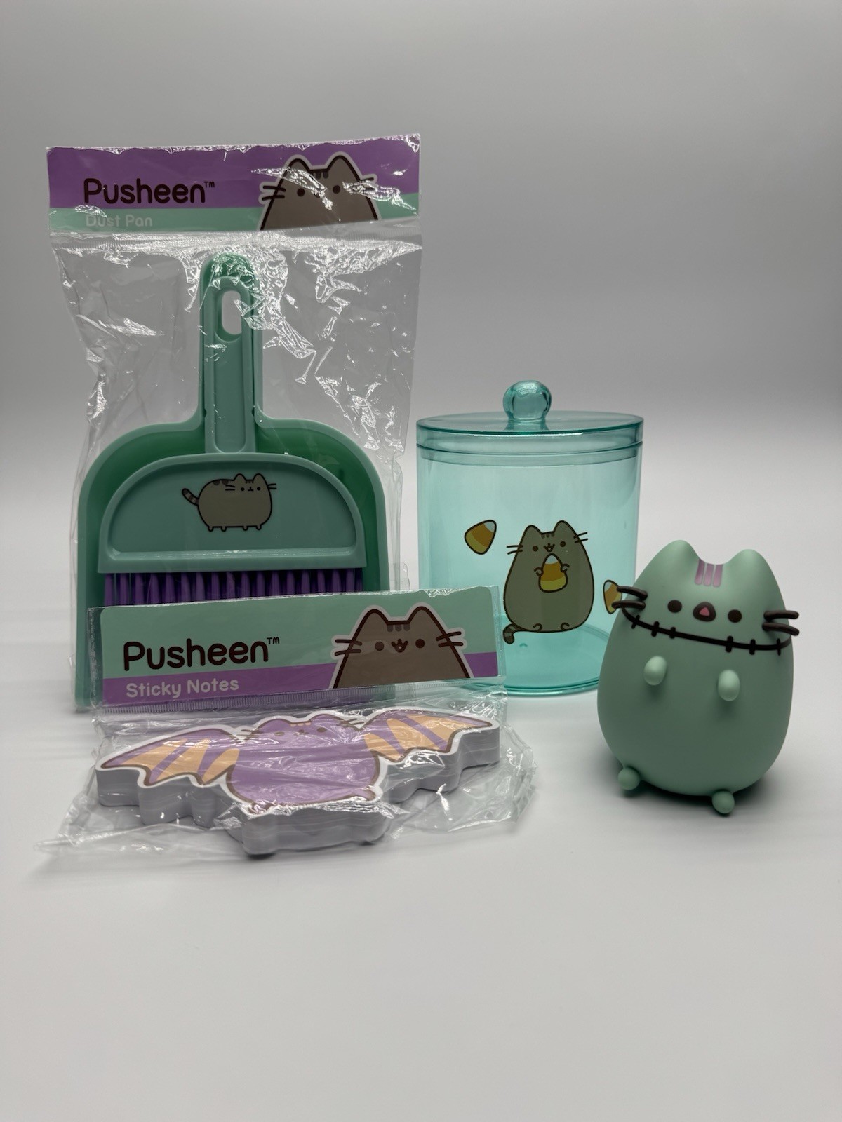 Pusheen Set Dust Pan & Brush, Sticky Notes, Candy Jar, & Vinyl Figure Fall 2019 Pusheen Set Dust Pan & Brush, Sticky Notes, Candy Jar, & Vinyl Figure Fall 2019