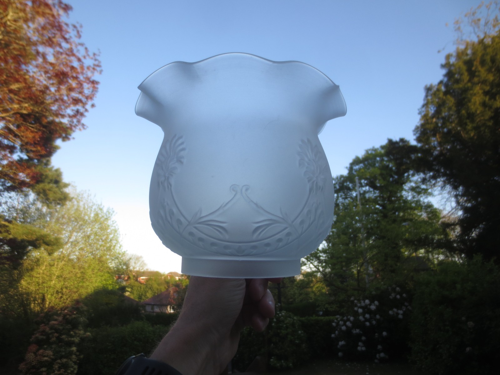 SUPERB VINTAGE MOULDED EMBOSSED FROSTED GLASS DUPLEX  TULIP OIL LAMP SHADE