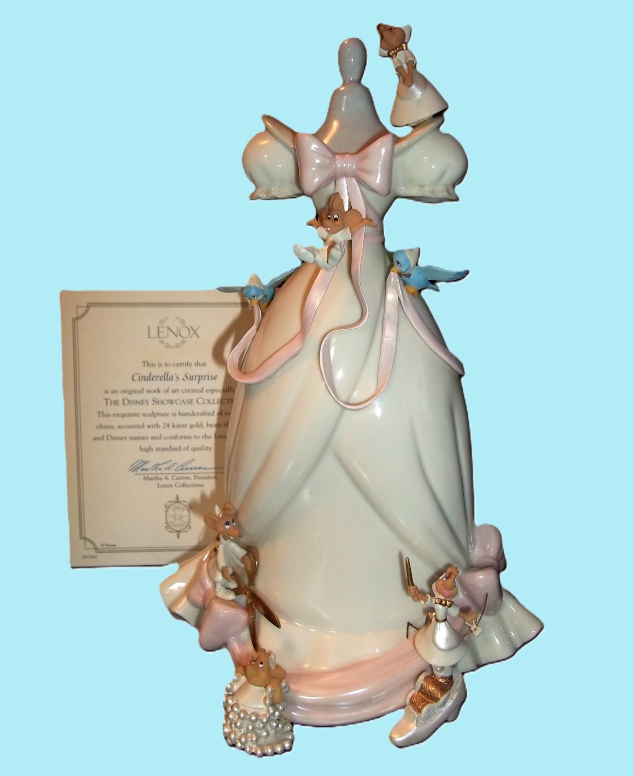 Lenox Disney Cinderella's Surprise Dress Limited Edition #620/3500 Mint w/COA Lenox Disney Cinderella's Surprise Dress Limited Edition #620/3500 Mint w/COA