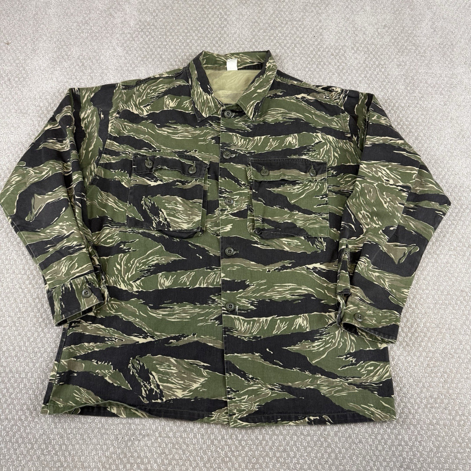 Vintage US Army Tiger Stripe Camo Fatigue Combat Shirt Jacket Mens Large Rare L Vintage US Army Tiger Stripe Camo Fatigue Combat Shirt Jacket Mens Large Rare L