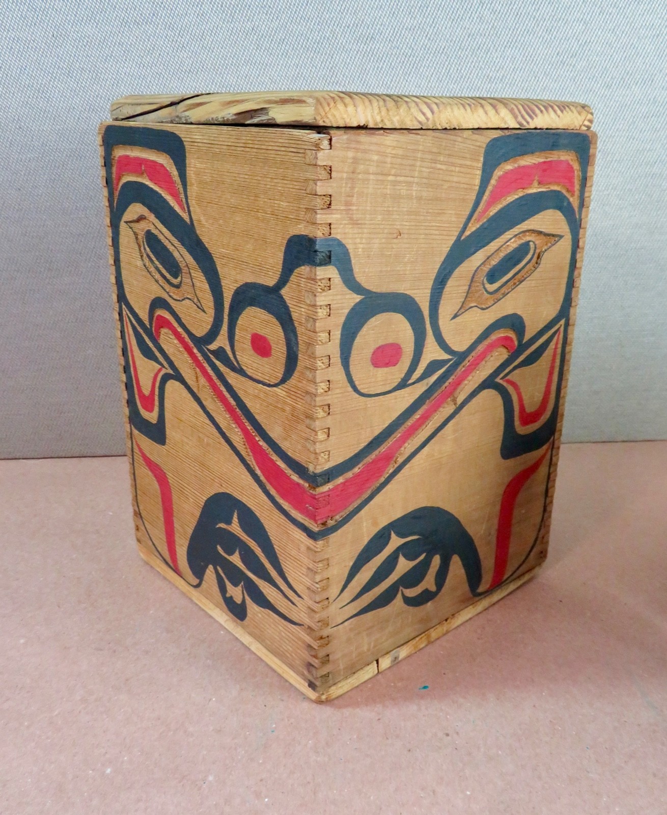 Vintage 1950s-1960s Pacific Northwest Coast Carved & Painted Wooden Box