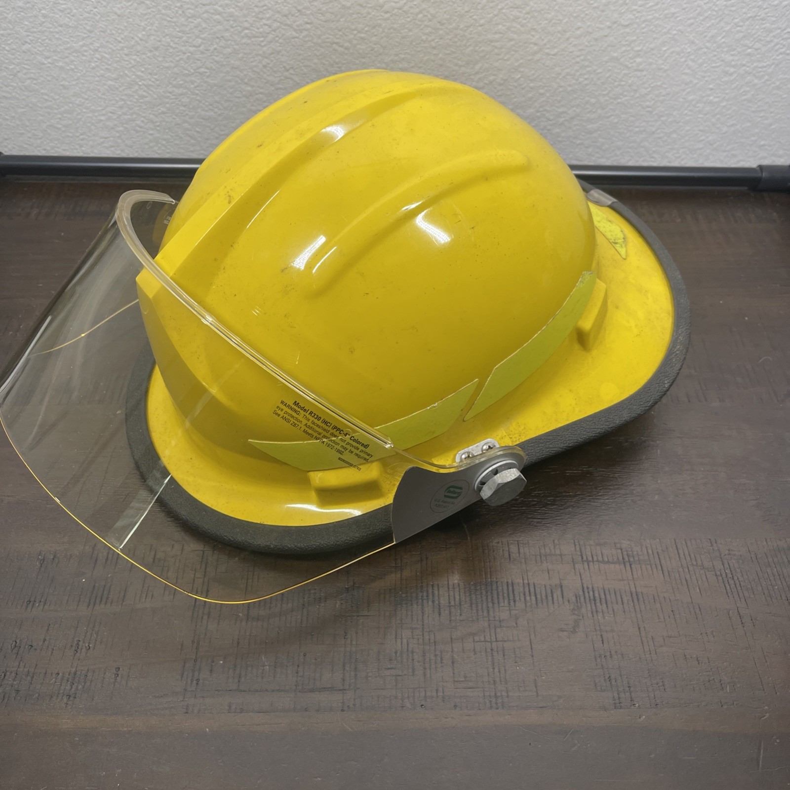 Vintage 1995 Bullard Firedome II Fireman\'s Firefighter Helmet Vintage 1995 Bullard Firedome II Fireman\'s Firefighter Helmet
