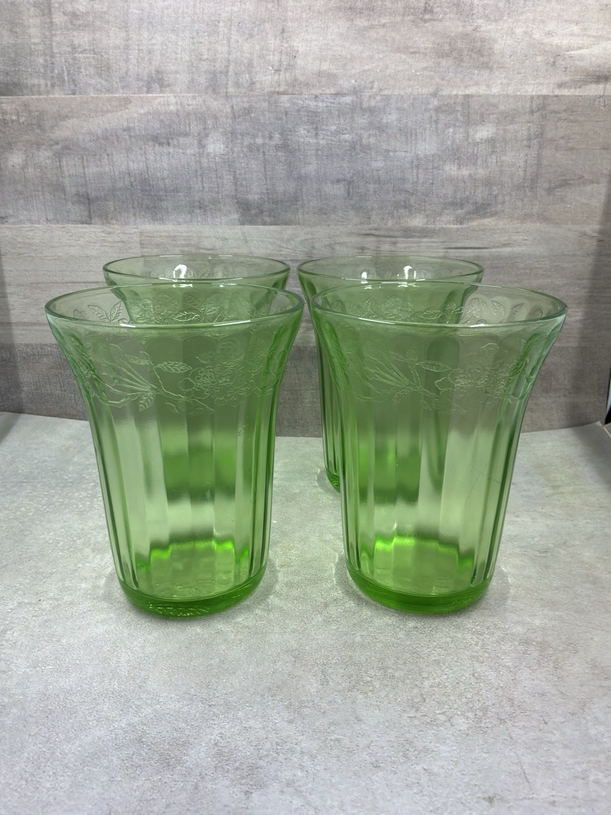 Vintage 1930s Jeannette Cherry Blossom Uranium Green Glass 8oz Tumbler Set Of 4 Vintage 1930s Jeannette Cherry Blossom Uranium Green Glass 8oz Tumbler Set Of 4