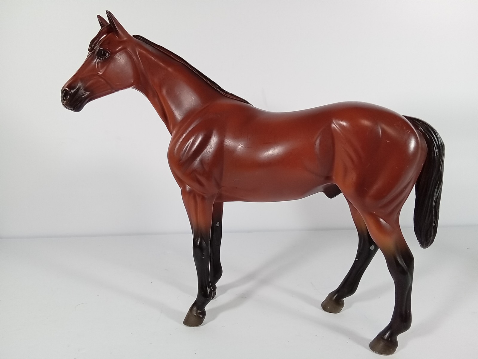 Breyer Freedom Series Classic American Pharoah Show Thoroughbred Mold