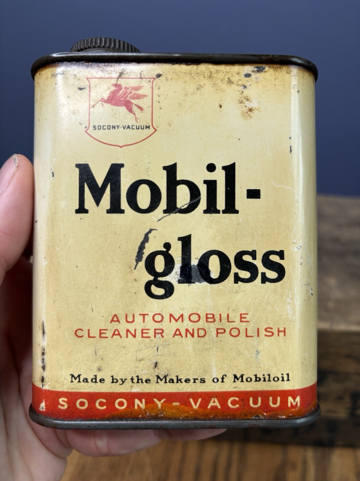 Vintage Original Mobil Oil Gloss Cleaner Polish Can Full Socony Vacuum Oil Can