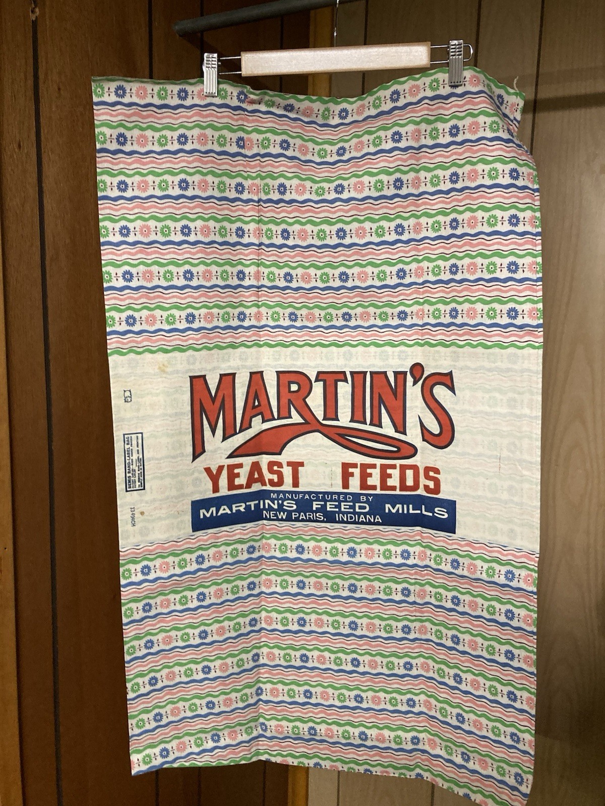 Vtg Martins Yeast Feed Sack Print Cloth/paper Label 100lb New Paris Indiana Vtg Martins Yeast Feed Sack Print Cloth/paper Label 100lb New Paris Indiana