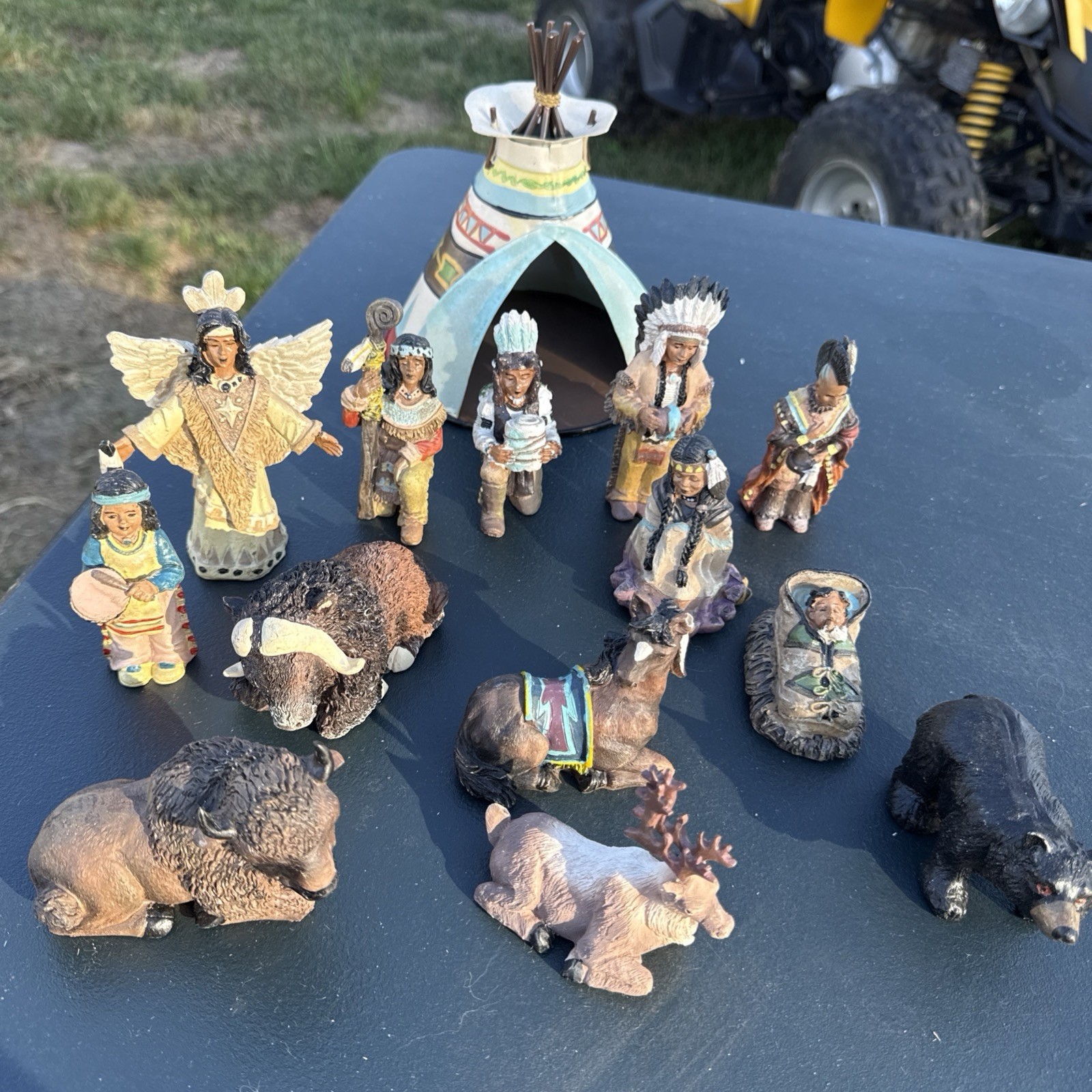 Vintage WMG 2003 Nativity Native American Indian Resin 14 Pc Lot
