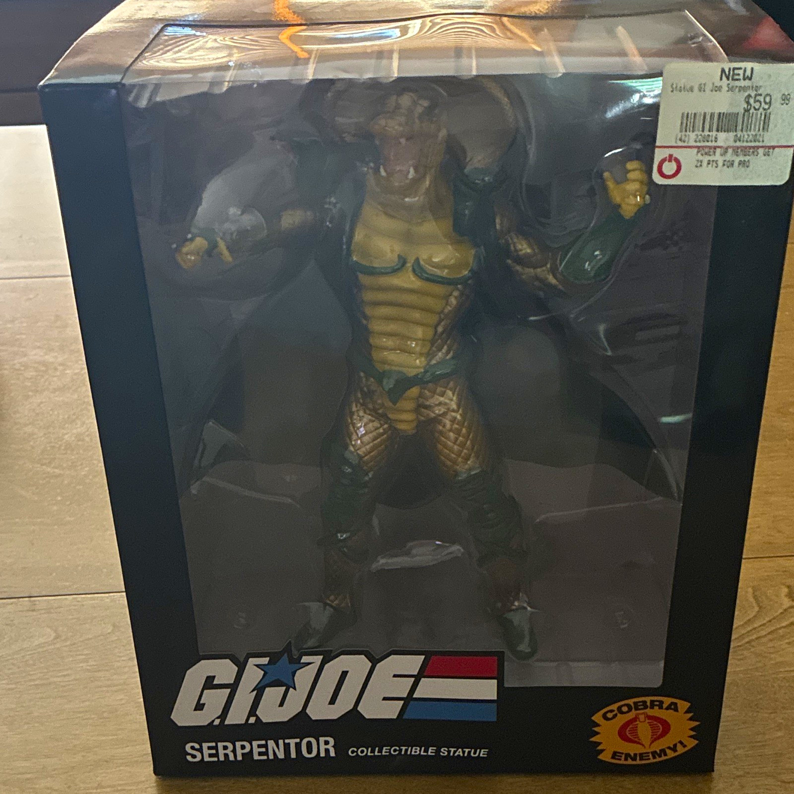 Hasbro G.I. Joe Serpentor Collectible Statue 11in Scale Plastic BRAND NEW in box Hasbro G.I. Joe Serpentor Collectible Statue 11in Scale Plastic BRAND NEW in box